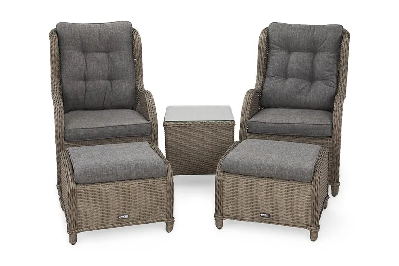 Marcus Cafésett med 2 Ørelapplenestoler m Fotskammel + Pute - Grå - Hagemøbler & utemiljø - Hagegruppe - Cafemøbler & cafesett