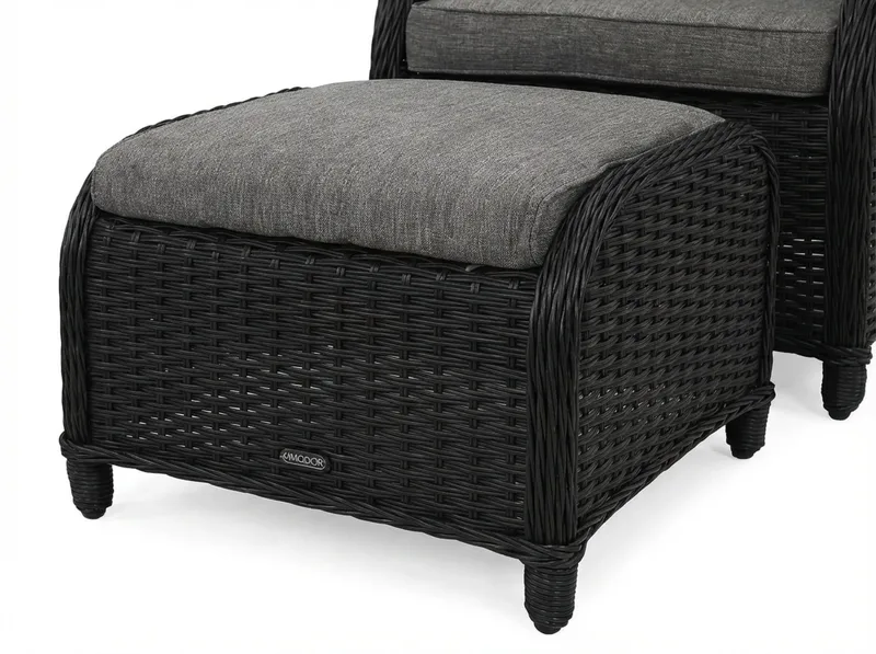 Marcus Cafésett med 2 Ørelappstoler med Fotskammel inkl. Pute - Svart - Hagemøbler & utemiljø - Hagegruppe - Cafemøbler & cafesett