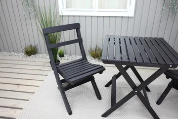 Wilma Cafésett 65x65 cm + 2 Stoler Grå/Hvit - Baltic Garden - Hagemøbler & utemiljø - Hagegruppe - Cafemøbler & cafesett
