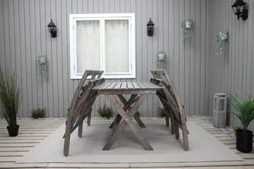 Larios Spisegruppe 76 cm + 2 Spisestoler + Benk - Grå - Hagemøbler & utemiljø - Hagegruppe - Spisegrupper hage