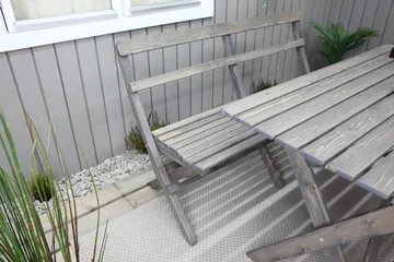 Larios Spisegruppe 76 cm + 2 Spisestoler + Benk - Grå - Hagemøbler & utemiljø - Hagegruppe - Spisegrupper hage