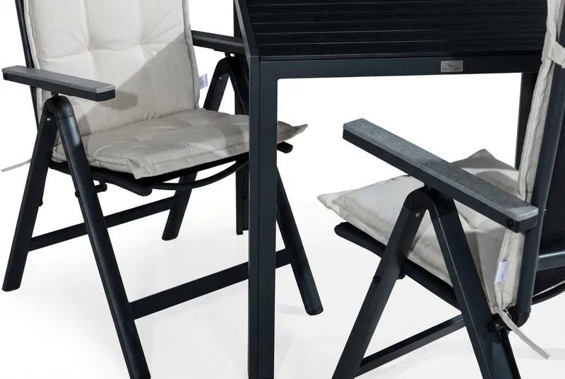 Tunis Spisegruppe 90x90 + 2 Monaco Posisjonsstol m Pute - Svart/Grå/Offwhite - Hagemøbler & utemiljø - Hagegruppe - Spisegrupper hage