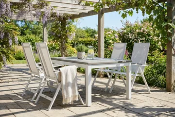 Monaco utendørs spisegruppe, uttrekkbar 150–250x90 med 4 Monaco Light regulerbare stoler - Hvit/Grå - Hagemøbler & utemiljø - Hagegruppe - Spisegrupper hage