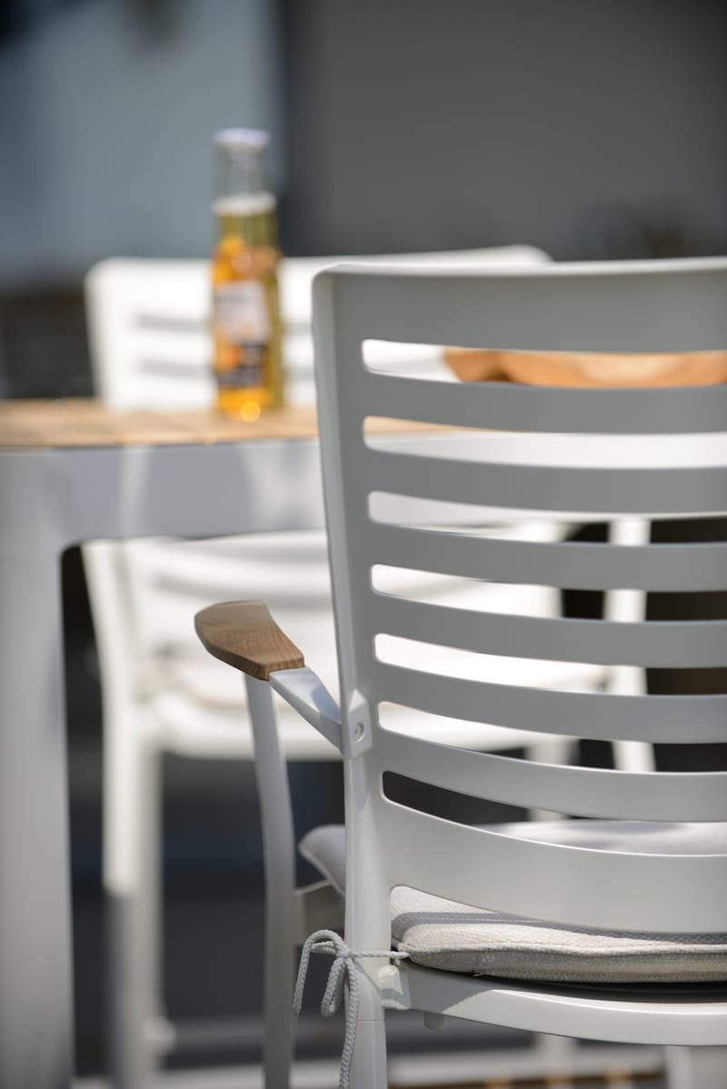 Portals Barsett bord + 4 barstoler - Lys Ecru/Korallsand - Hagemøbler & utemiljø - Stoler & Lenestoler - Barstoler utendørs