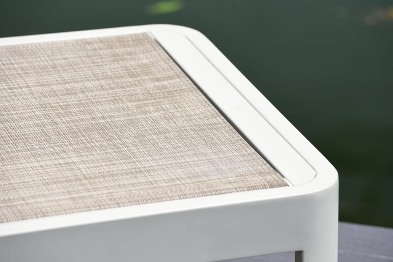 Portals Solseng + C-form sidebord - Beige/Tre - Hagemøbler & utemiljø - Stoler & Lenestoler - Solstoler