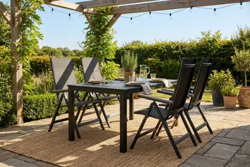 Tunis utendørs spisegruppe 140x90 cm med 4 Monaco Light regulerbare stoler - Svart/svart - Hagemøbler & utemiljø - Hagegruppe - Spisegrupper hage