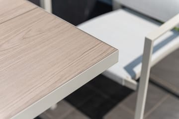 Urbanite Bistrosett bord + 2 carverstoler - Lys Grå - Hagemøbler & utemiljø - Hagegruppe - Cafemøbler & cafesett