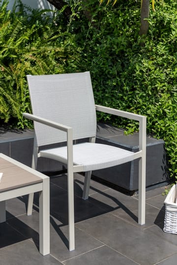 Urbanite Sett sidebord + 2 carverstoler - Lys Grå - Hagemøbler & utemiljø - Hagegruppe - Cafemøbler & cafesett