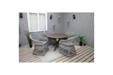 Utendørs møbelgruppe Ø 112 cm bord & 4 Merida grå stoler Brun - Brun - Hagemøbler & utemiljø - Hagegruppe - Spisegrupper hage