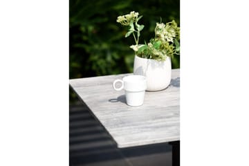 Utendørs møbelgruppe Lifestyle Garden Solana bistro bord + 2 x stabelbar lenestol - Hagemøbler & utemiljø - Hagegruppe - Cafemøbler & cafesett