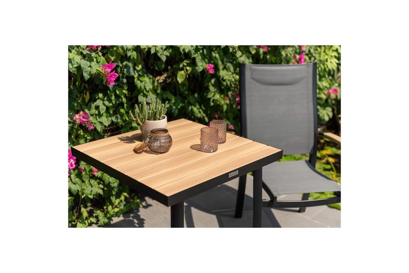 Utendørs møbelgruppe Lifestyle Garden Panama 2x stabelbar lenestol & bistrobord - Hagemøbler & utemiljø - Hagegruppe - Cafemøbler & cafesett