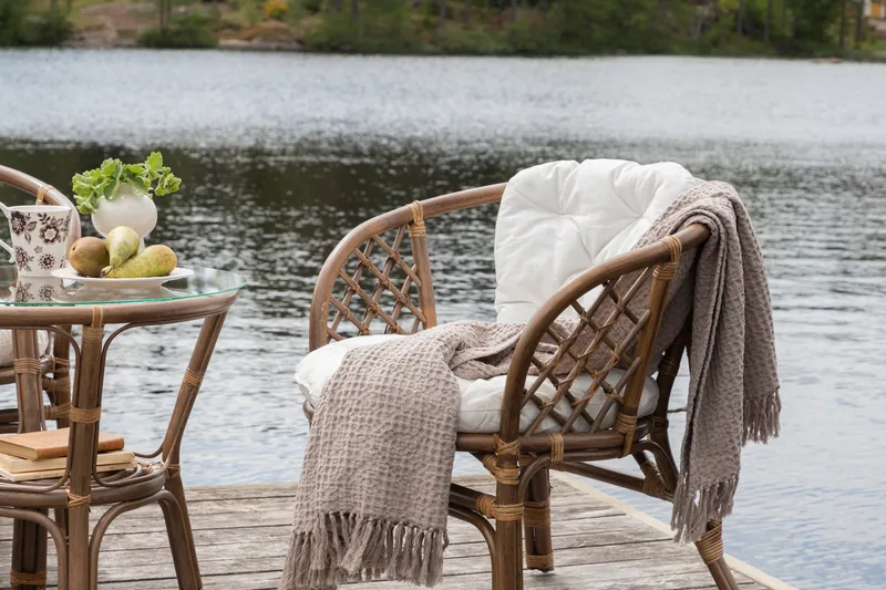 Wera Balkonggruppe 2-seter - Brun/Hvit - Hagemøbler & utemiljø - Hagegruppe - Cafemøbler & cafesett