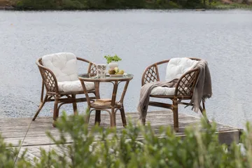 Wera Balkonggruppe 2-seter - Brun/Hvit - Hagemøbler & utemiljø - Hagegruppe - Cafemøbler & cafesett