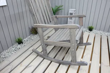 Ellabell Gyngestol - Hvit - Hagemøbler & utemiljø - Stoler & Lenestoler - Gyngestol utendørs