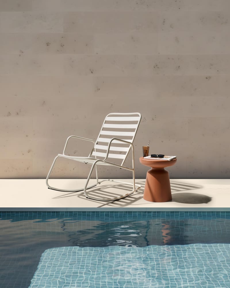 Gyngestol utendørs Turi Metall - Hvit - Hagemøbler & utemiljø - Stoler & Lenestoler - Gyngestol utendørs