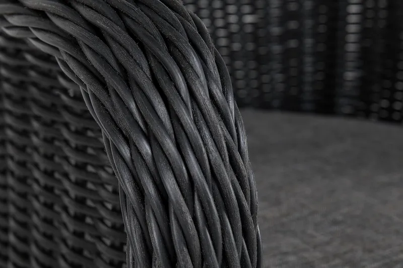 Marcus Light utelenestol med pute – loungestol i kunstrotting til utemøbler - Svart - Hagemøbler & utemiljø - Stoler & Lenestoler - Utelenestoler