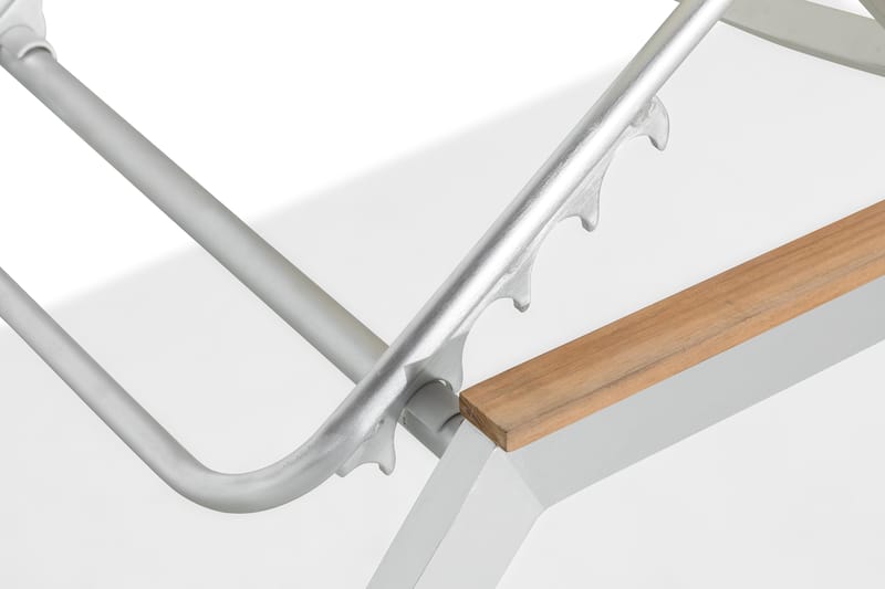 Solseng Båstad - Teak|Børstet Aluminium - Solsenger & solvogner