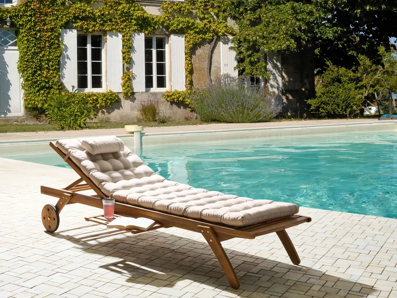 Solseng utendørs med pute Cesana Premium akasietre - Brun/Beige - Hagemøbler & utemiljø - Stoler & Lenestoler - Solsenger & solvogner