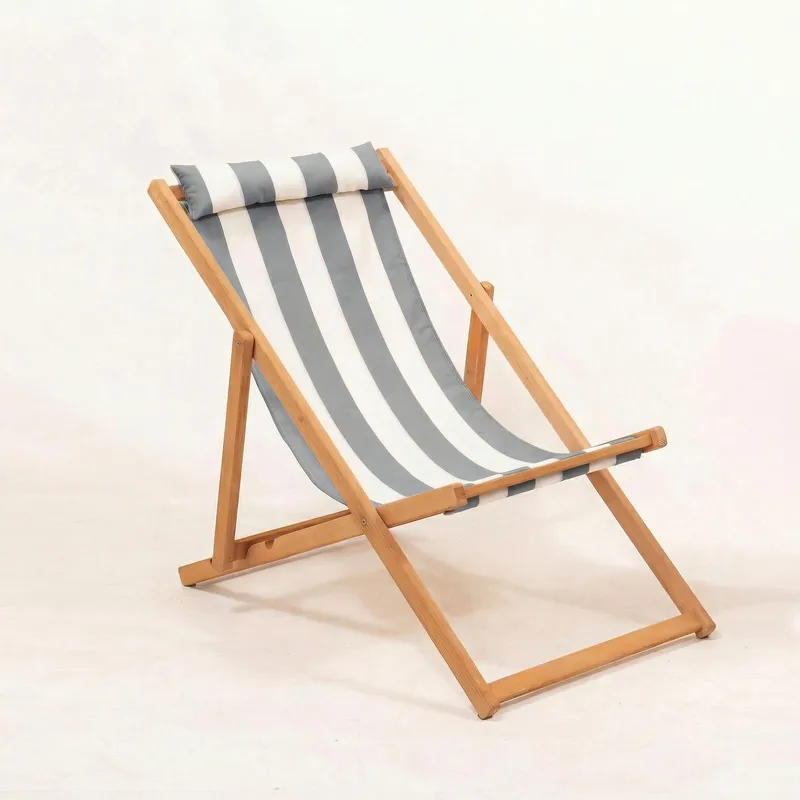 Romira Solseng utendørs, Grå og hvit