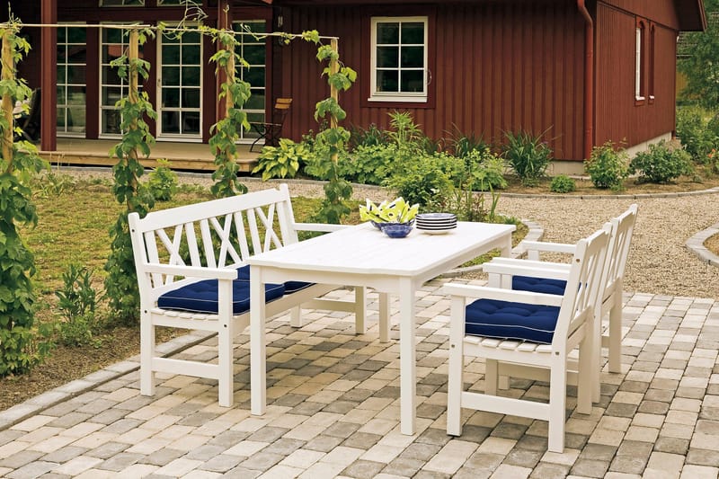 Visby stol Hvit - Hvitbeiset furu - Loungestol utendørs - Utelenestoler