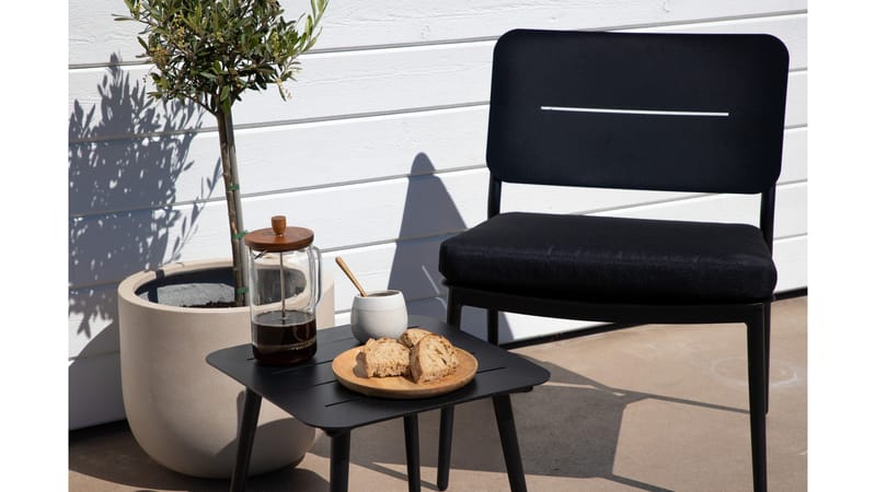 Cafésett Lina + 2 Loungestoler med Puter Svart - Venture Home - Loungegrupper - Sofagruppe utendørs