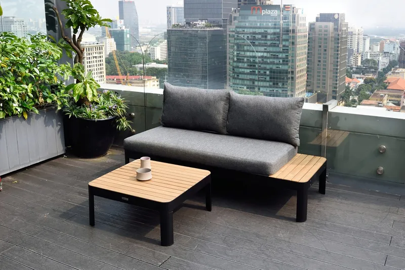 Portals 2-seter Sofa - Svart/Tre - Hagemøbler & utemiljø - Loungemøbler - Loungesofaer