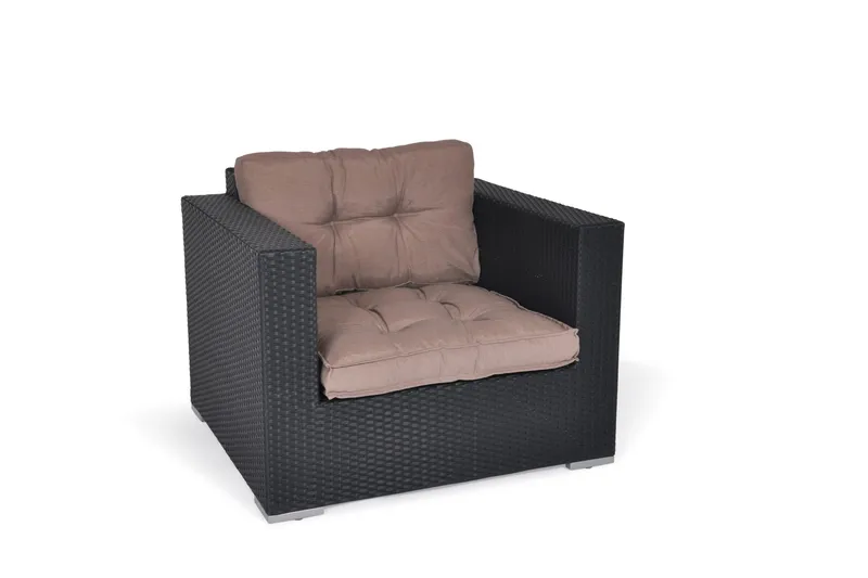 Julia Ryggpute Brun, Fritab