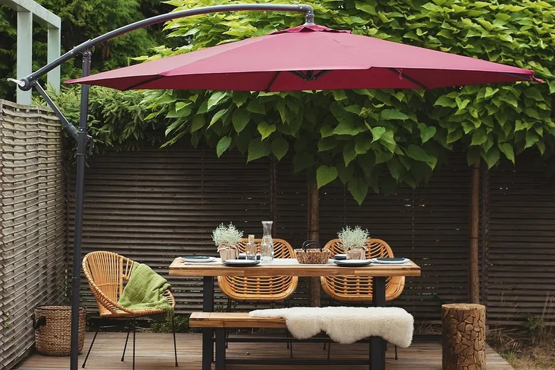 Ravenna Parasoll 240 cm - Rød - Hagemøbler & utemiljø - Solbeskyttelse - Parasoller - Hengeparasoll