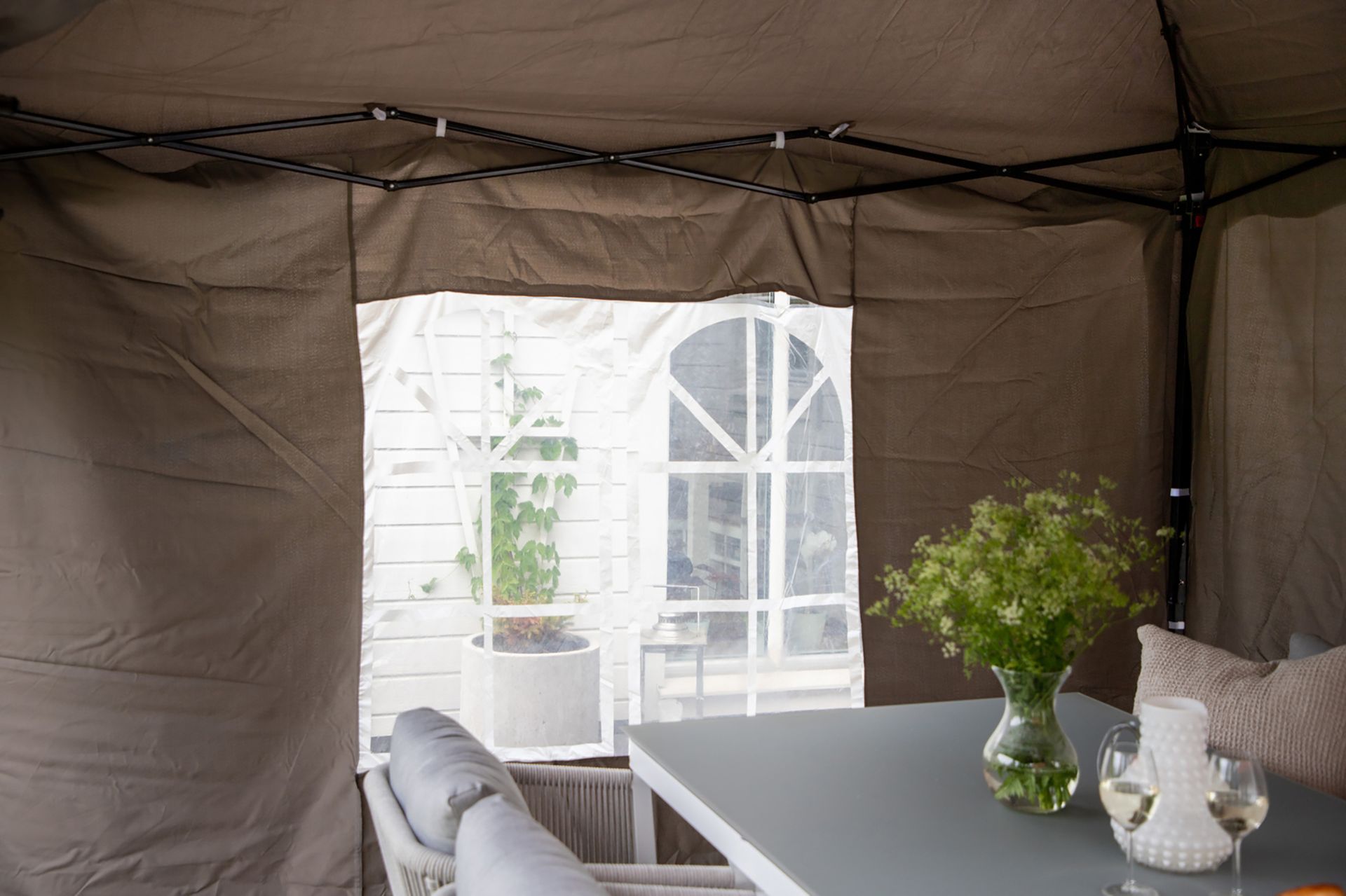 Easy Up Paviljong 295x295 cm - Hvit/brun - Hagemøbler & utemiljø - Solbeskyttelse - Paviljong - Komplett paviljong