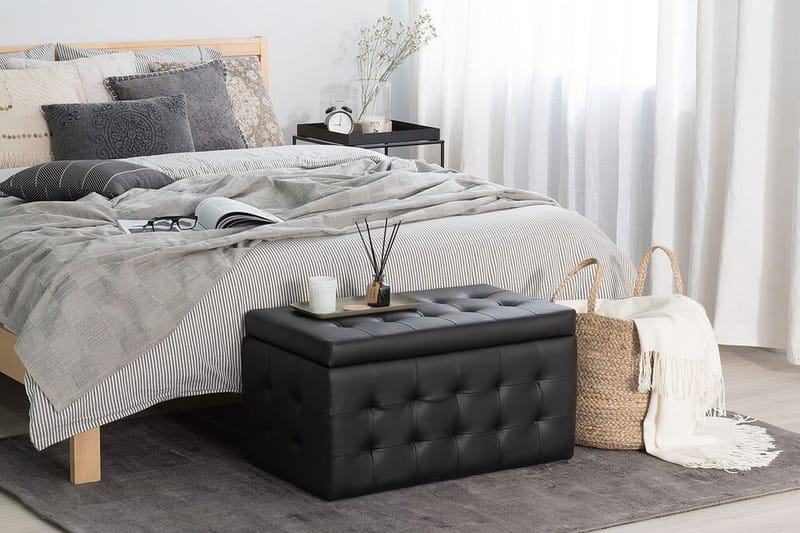 Michigan Dynbo | 42 | 72 | 40 cm - Svart - Møbler - Stoler - Krakk - Fotskammel