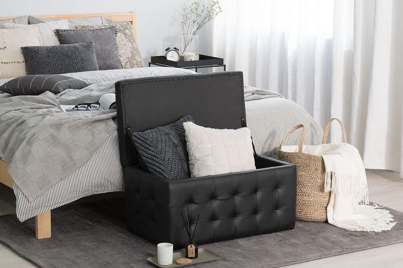 Michigan Dynbo | 42 | 72 | 40 cm - Svart - Møbler - Stoler - Krakk - Fotskammel