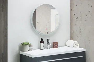 Cutberto Speil LED-belysning - Sølv - Interiør - Baderomsinnredning - Baderomsspeil