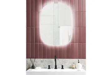 Badrumsspegel med LED Beliani Bergerac Silver - Interiør - Baderomsinnredning - Baderomsspeil