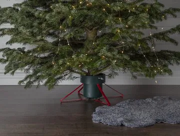 Granig juletrefot 57 cm - grønn/rød - Interiør - Dekorasjon & innredningsdetaljer - Julepynt & juledekorasjon