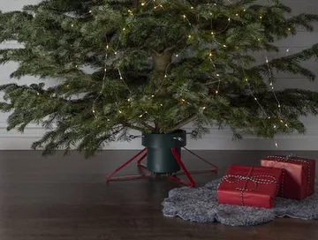 Granig juletrefot 57 cm - grønn/rød - Interiør - Dekorasjon & innredningsdetaljer - Julepynt & juledekorasjon