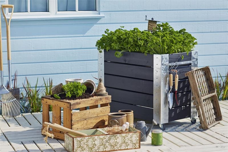 Cubic blomsterkasse 87x50x70 cm med stålhjørne og hjul - Blå|Beige - Utepotter - Blomsterkasser