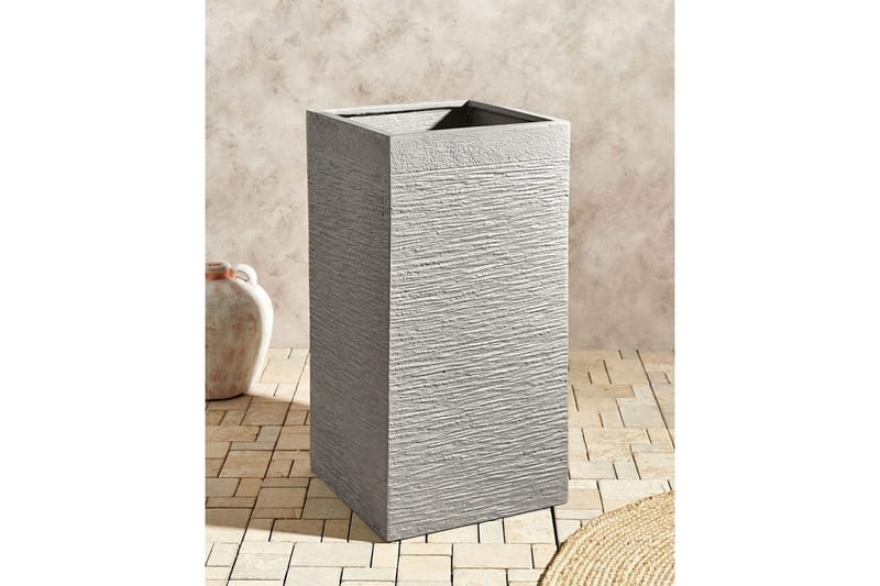 Trädgårdskruka Beliani Dion Grå, 40x40x77 cm Grey - Interiør - Dekorasjon & innredningsdetaljer - Krukker - Utepotter