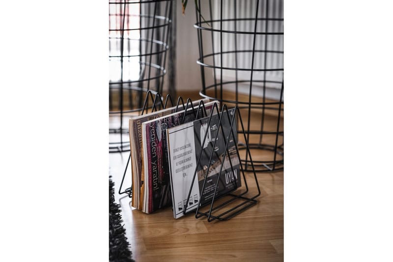 Horatio Tidningsställ 28x23 cm - Sort - Interiør - Dekorasjon & innredningsdetaljer - Pyntegjenstander - Pyntebok & coffee table book