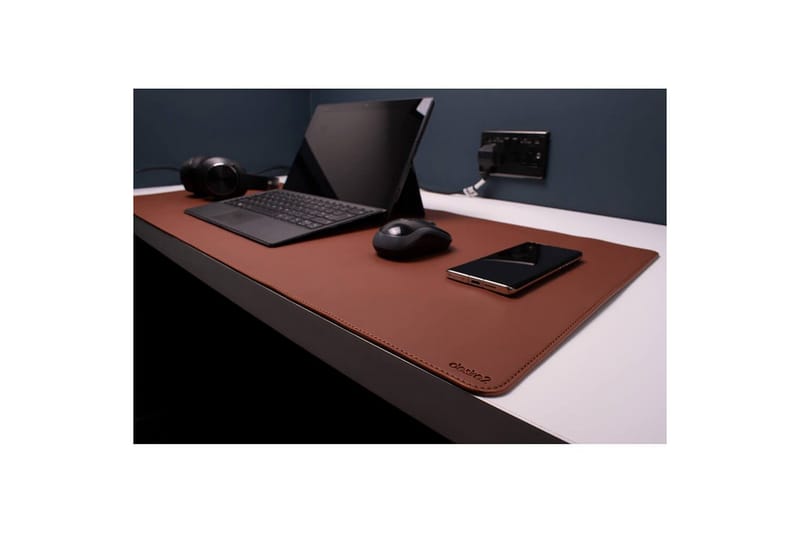Skrivebordsmatte Desire2 Vegansk Lær 400x900mm Brun - Brun - Interiør - Dekorasjon & innredningsdetaljer - Skrivebordunderlag