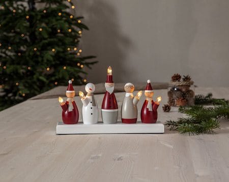 Tomtefamilj lysestake 33,5 cm - flerfarget - Interiør - Dekorasjon & innredningsdetaljer - Julepynt & juledekorasjon