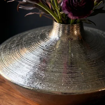 Helin bordsvase 35 cm i aluminium - Sølv - Interiør - Dekorasjon & innredningsdetaljer - Vas - Blomstervase