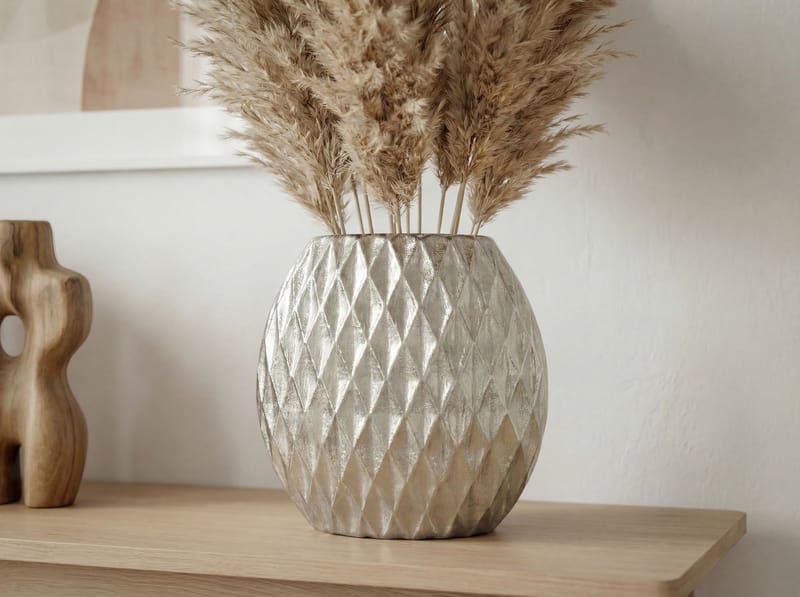 Larek bordvase i aluminium - Sølv - Interiør - Dekorasjon & innredningsdetaljer - Vas - Blomstervase