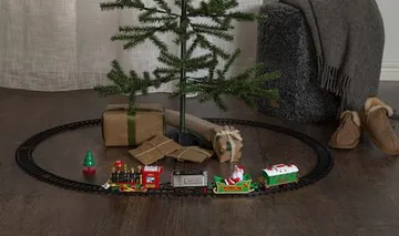 X-mas Train dekorativt sceneri 103 cm - Flerfarget - Interiør - Dekorasjon & innredningsdetaljer - Julepynt & juledekorasjon