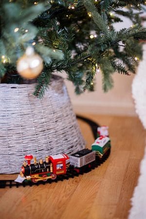 X-mas Train dekorativt sceneri 103 cm - Flerfarget - Interiør - Dekorasjon & innredningsdetaljer - Julepynt & juledekorasjon