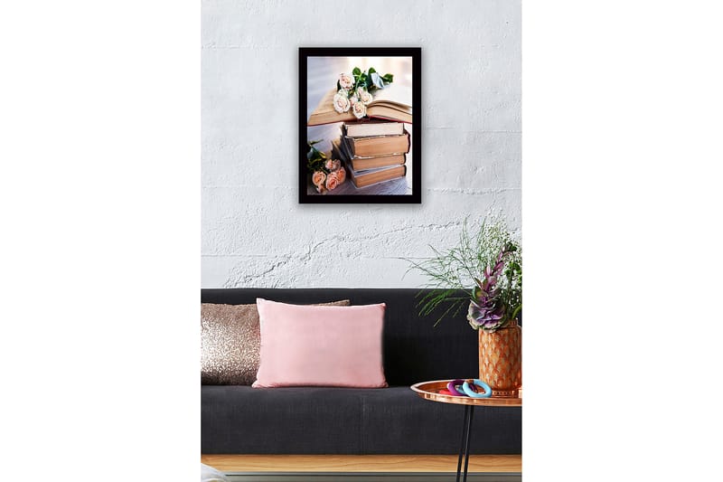 Innrammet lerret i tre - 41x56 cm - Bøker med roser i en harmonisk komposisjon - Lys rosa / Beige / Brun - Interiør - Maleri & posters - Lerretsbilder