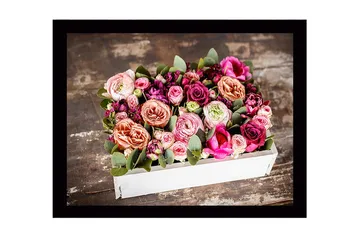 Innrammet lerret i tre - 41x56 cm - Fargerik bukett med roser og grønne blader - Rosa / Lilla / Grønn - Interiør - Maleri & posters - Lerretsbilder