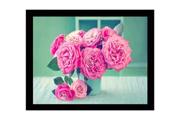 Innrammet lerret i tre - 41x56 cm - Fargerik bukett med roser - Rosa / Grønn / Hvit - Interiør - Maleri & posters - Lerretsbilder