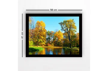 Innrammet lerret i tre - 41x56 cm - Fargerik høstskog ved en speilblank innsjø - Gyllenoransje / Grønn / Blå - Interiør - Maleri & posters - Lerretsbilder