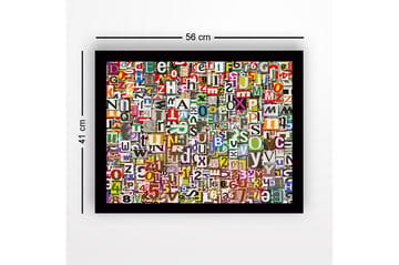 Innrammet lerret i tre - 41x56 cm - Fargerik samling av bokstaver og tall - Rød / Grønn / Gul - Interiør - Maleri & posters - Lerretsbilder