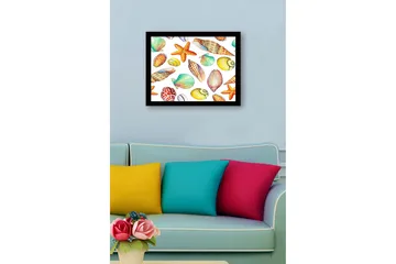 Innrammet lerret i tre - 41x56 cm - Fargerike skjell og sjøstjerner i en leken komposisjon - Gul / Oransje / Grønn - Interiør - Maleri & posters - Lerretsbilder